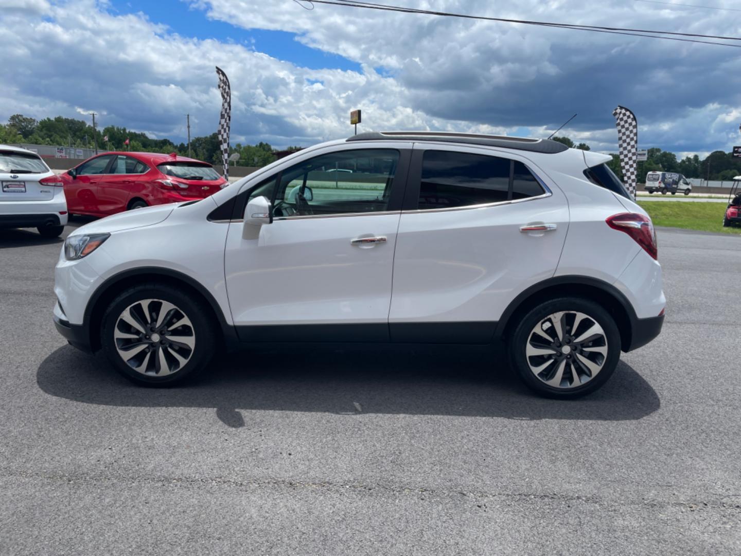 2019 White Buick Encore (KL4CJCSM7KB) with an 4-Cyl, Turbo, 1.4 Liter engine, Automatic, 6-Spd w/Overdrive and Shift Control transmission, located at 8008 Warden Rd, Sherwood, AR, 72120, (501) 801-6100, 34.830078, -92.186684 - Photo#4